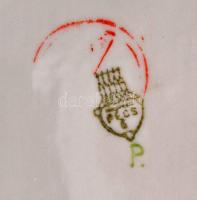 Zsolnay búgócsigás kisfiú, kézzel festett, jelzett (Sinkó András), apró kopásokkal, 16×8,5×12 cm