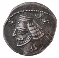 Párthus Birodalom / II. Oródész Kr. e. 57-38. Drachma (3,9g) Ag T:2,2- Parthian Empire / Orodes II 57-38. BC. Drachm Ag (3,9g) C:XF,VF