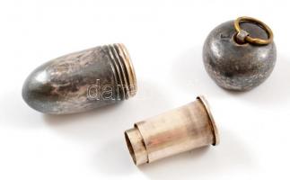 Ezüst(Ag) makk medál, jelzett, belsejében szétnyitható szipkával, jelzett, h: 2,5 cm, bruttó: 4,2 g