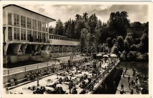 Szováta-fürdő, Baile Sovata; Medvetói strand, fürdőzők, napozók. Körtesi Károly fényképész felvétele és kiadása / Lacul Ursu / bathing people, sunbathing, lake