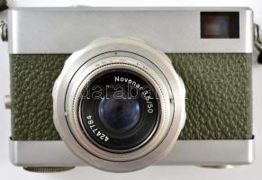 cca 1957 Carl Zeiss Werra kisfilmes fényképezőgép, Novonar 50mm F/3,5 objektívvel, eredeti tokjában,...