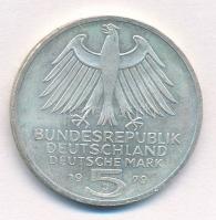 NSZK 1979J 5M Ag "Német Régészeti Intézet 150. évfordulója" T:1- patina FRG 1979J 5 Mark A...