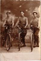 Szászváros, Broos, Orastie; kerékpáros verseny győztesei. Adler fényirda / winners of cycling competition. photo (felszíni sérülés / surface damage)