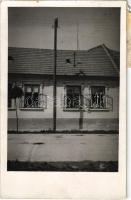 1937 Dunaszerdahely, Dunajská Streda; utcakép lakóházzal / street view with house. photo