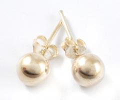 Ezüst(Ag) gömb fülbevalópár, jelzett, nettó: 1,2 g