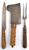 3 db régi húsfeldolgozó eszköz: kés, húsvilla, húsbárd