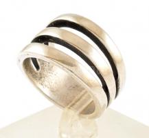 Ezüst(Ag) háromsoros gyűrű, jelzett, méret: 57, nettó: 6,7 g