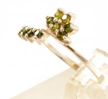 Ezüst(Ag) virágos gyűrű, jelzett, méret: 52, bruttó: 1,4 g