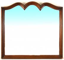 Nagyméretű metszett tükör, ívelt fa keretben, 57×61,5 cm