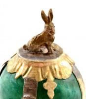 Jáde gömb nyuszis fém foglalatban, m: 5 cm