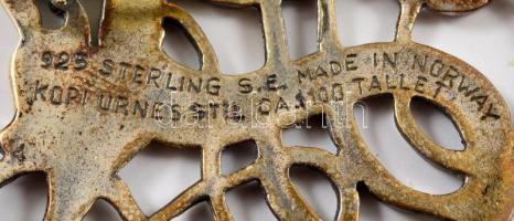 Ezüst(Ag) bross, jelzett, eredeti dobozában, 3,5×4 cm, nettó: 12,4 g