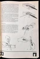 Lukovszky Ilona: Kaptár: Bőrmívesség. Bp., 1988. Múzsák. Bak Imre borítójával. Kiadói papírkötésben ...