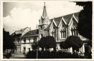 1932 Marosvásárhely, Targu Mures; Biserica Unitara / Unitárius templom, cipész üzlet. Kiadja Révész Béla / Unitarian church, shoemakers shop (ragasztónyom / glue marks)