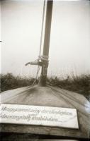 cca 1930 Magyarország dicsőségére, édesanyánk emlékére... - országzászló és talapzata, 2 db fotónegatív, 9×6 cm