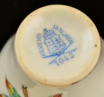 Herendi Viktória mintás mini váza, kézzel festett, jelzett, apró kopásnyomokkal, m: 6,5 cm