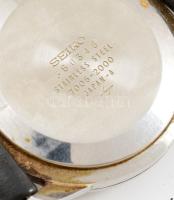 cca 1970 Seiko 17 köves automata karóra dátum funkcióval. Működő állapotban, régi bőr szíjjal