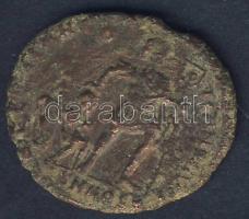 Római Császárság I.Valentinianus 364-375. Bronzpénz T:3-