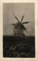 Tés (Bakony), szélmalom / windmill. photo