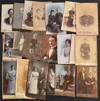 cca 1875-1920 125 db vegyes méretű kemányhátú fotó: vizitkártya, kabinetfotó, nagyrészt magyar fényképészek műtermeiből.
