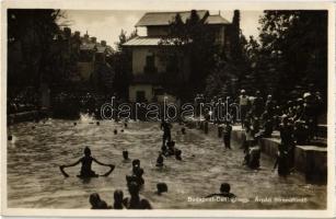 Budapest III. Csillaghegy, Árpád strandfürdő