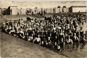1927 Hajdúszoboszló, strand, fürdőzők csoportképe. Petrányi Pál photo