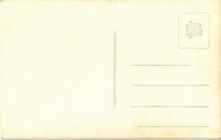 Budapest, Országos Magyar Tejszövetkezeti Központ (O.M.T.K.) 146. számú fiók üzlete, eladónő és keny...