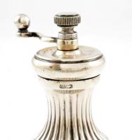 Ezüst borsszóró. Jelzett. 134g. 13 cm