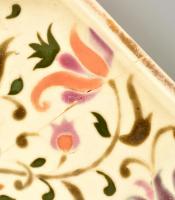 cca 1890 Zsolnay virág mintás tál, kézzel festett porcelánfajansz, repedéssel, jelzett (TJM), formas...