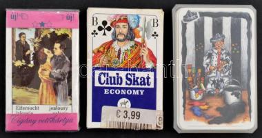 3 db játékkártya, közte bontatlan cigány vetőkártya, 33 lapos bontatlan Piatnik francia kártya, vala...