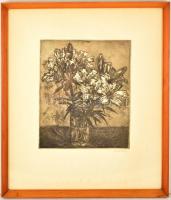 Scultéty Éva (1917-2001): Virág csendélet, rézkarc, papír, jelzett, üvegezett fa keretben, 30x24 cm