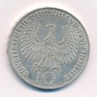 NSZK 1972F 10M Ag "Olimpia-München/Olimpiai láng" T:2  
FRG 1972 10 Mark Ag "Olimpyc...