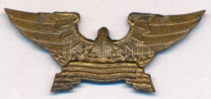 ~1930-1940. Vasúti távírász(?) részben festett Br jelvény, tű nélkül T:2 zöld sáv festése hiányzik