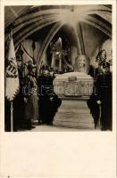 Kassa, Kosice; Rákóczi fejedelem sírja 1938 November 11.Foto Ginzery S. / tomb of Francis II Rákóczi, interior + 1938 Kassa visszatért So. Stpl