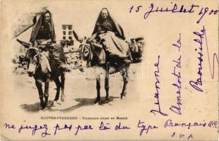 1900 Hautes-Pyrénées, Paysannes allant au Marché / women on donkeys heading to the market (EK)