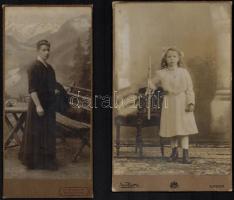 cca 1900 Családi portrék, csoportképek, 5 db keményhátú fotó különböző műtermekből (Budapest, Kufste...