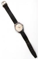 Prim 17 köves mechanikus karóra, sérült bőr szíjjal, működő állapotban, naptáras