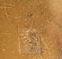 Alpakka kínáló, jelzett, eredeti üvegbetéttel (rajta kis hibával, karcolásnyomokkal), m: 15 cm