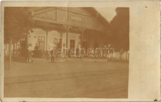 Világos, Siria; vasútállomás vasutasokal / Bahnhof / Gara / railway station with railwaymen. Original photo (nagyon ritka! / very rare!)