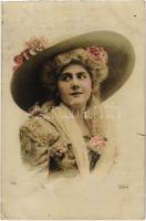 1910 Lady with hat