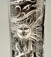 Hollóházi Szász Endre által tervezett mintával díszített porcelán váza, matricás, apró kopásnyomokka...