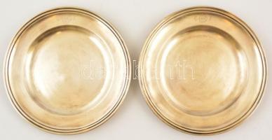 2 db monogramos alpakka tányér, jelzettek, apró kopásokkal, d: 24 cm