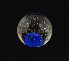 Gömb alakú kékes üveg levélnehezék, apró kopásokkal, m: 6 cm