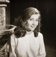 1962 Latinovits Zoltán és Ruttkai Éva színészek a Rómeó és Júlia c. darabban, 7 db vintage negatív +...