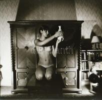 cca 1979 Rajongás a szebbik nemért, szolidan erotikus felvételek, 8 db vintage negatív + 3 db mai na...