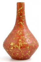Dekoratív vörös-sárga váza, mázas kerámia, jelzett, apró kopásokkal, m: 21,5 cm