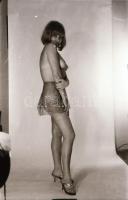 cca 1974 Csalogató csipkés holmik, szolidan erotikus felvételek, 13 db vintage negatív + 3 db mai na...