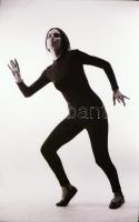 cca 1970 Modern mozgásművészeti felvételek, 4 db negatív, 36x24 mm
