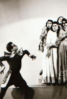 cca 1935 Leichtner Erzsébet felvétele Szentpál Olga tánccsoportjának tagjairól, negatív, 42x36 mm