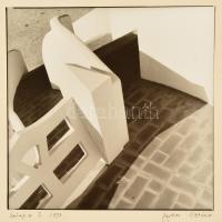 1995 Gajdos Viktória (?-?): Sztupa I-II-II, feliratozott, aláírt fotóművészeti alkotás, 3 db, paszpa...