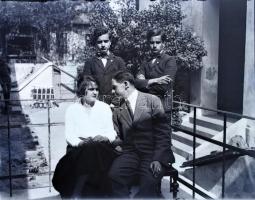 Egy doboznyi vegyes fotó üvegnegatív 12x9 cm